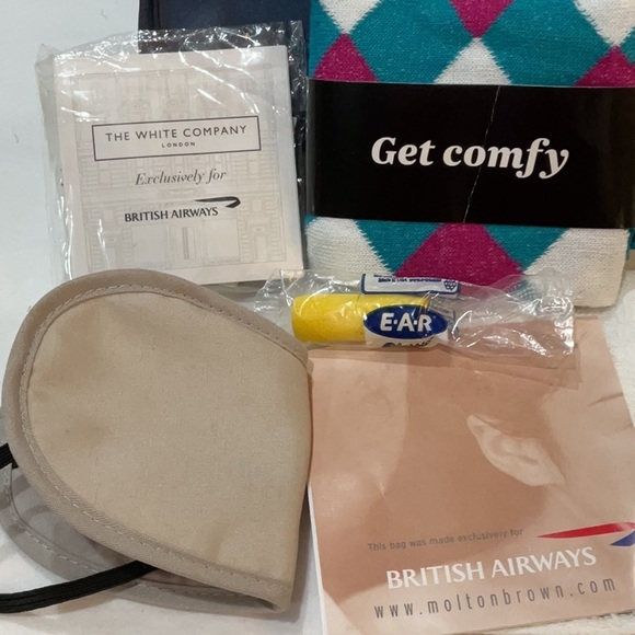 British Airways flight comfort bag with amenities - Picture 4 of 6